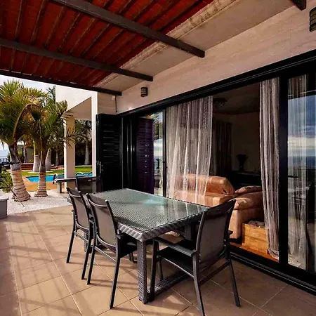 Luxury House With A Private Heated Pool! *