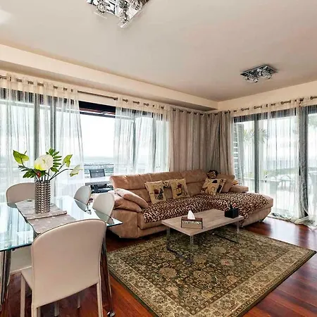 Luxury House With A Private Heated Pool! 펜션 아데제