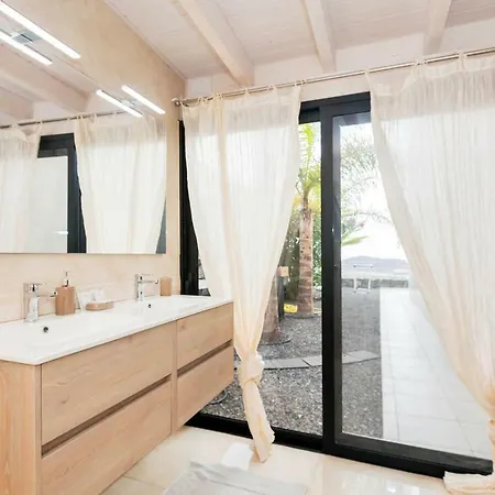 Luxury House With A Private Heated Pool! 펜션