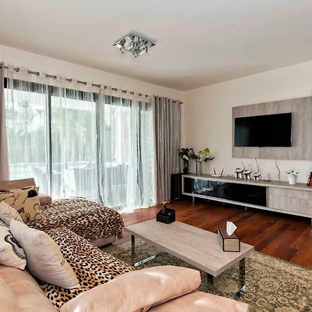 度假居 Luxury House With A Private Heated Pool!