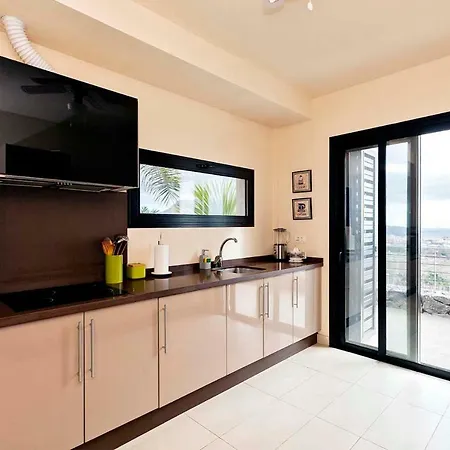 Luxury House With A Private Heated Pool! *