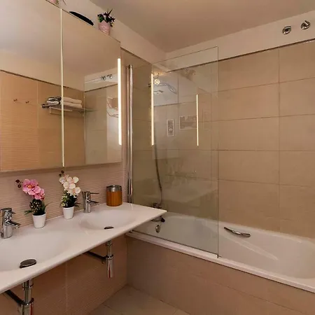 Luxury House With A Private Heated Pool! 度假居 阿德耶